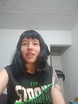 Snapshot of Angeline__Thompson chatting on 12/14/25, 02:06 Angeline Thompson online show from 12/14/25, 02:06