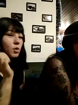 Angeline  Thompson online show from 12/20/25, 01:45