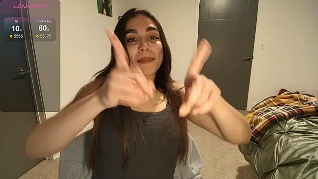 Snapshot of MilaSeren chatting on 02/06/26, 02:05 MilaSeren online show from 02/06/26, 02:05