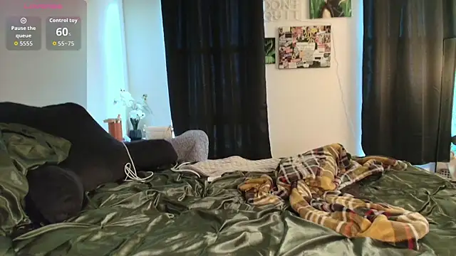 MilaSeren online show from 04/05/26, 01:03