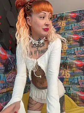 Tattoo  Moon online show from 03/04/26, 11:22