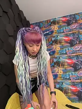 Tattoo  Moon online show from 04/15/26, 11:16