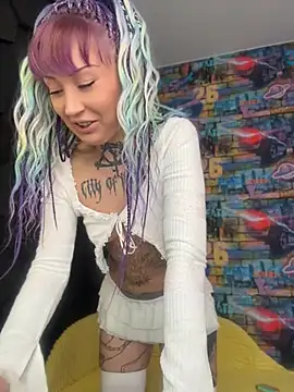 Tattoo  Moon online show from 04/17/26, 12:24