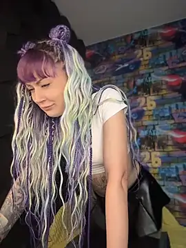 Tattoo  Moon online show from 06/05/26, 06:52