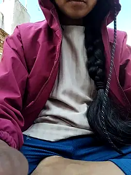 Snapshot of vivi_sexe chatting on 12/16/25, 05:45 vivi sexe online show from 12/16/25, 05:45