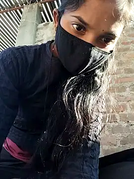 Snapshot of vivi_sexe chatting on 12/17/25, 09:48 vivi sexe online show from 12/17/25, 09:48