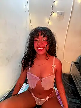 Snapshot of Agera_- chatting on 12/16/25, 07:02 Agera - online show from 12/16/25, 07:02