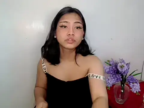 Snapshot of Secretfantasycum chatting on 04/06/26, 10:00 Secretfantasycum online show from 04/06/26, 10:00