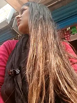 Snapshot of nehakapoor89 chatting on 12/14/25, 07:36 nehakapoor89 online show from 12/14/25, 07:36