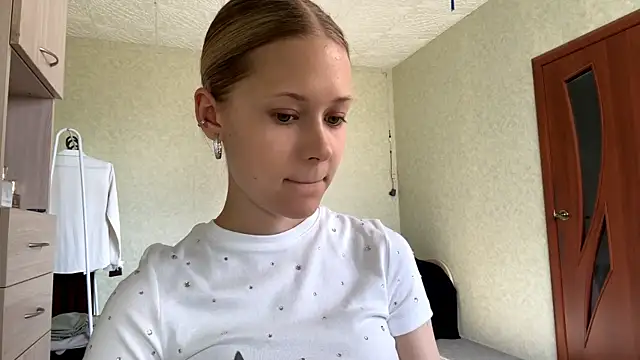 ZaidaSchwarten online show from 03/14/26, 01:05