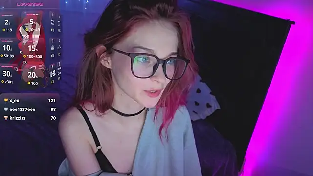 Snapshot of Angel_Bruh chatting on 12/15/25, 09:30 Angel Bruh online show from 12/15/25, 09:30