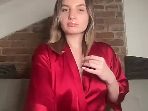 Snapshot of Heiva01 chatting on 12/13/25, 07:53 Heiva01 online show from 12/13/25, 07:53