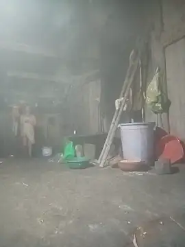 Snapshot of sewetj chatting on 12/17/25, 11:27 sewetj online show from 12/17/25, 11:27