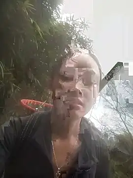 Snapshot of sewetj chatting on 12/18/25, 06:08 sewetj online show from 12/18/25, 06:08