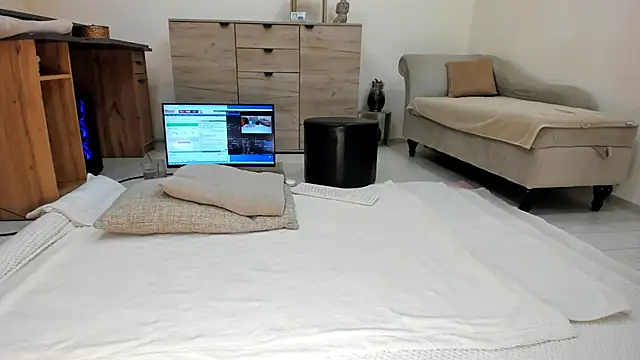 classy medea online show from 04/04/26, 11:02