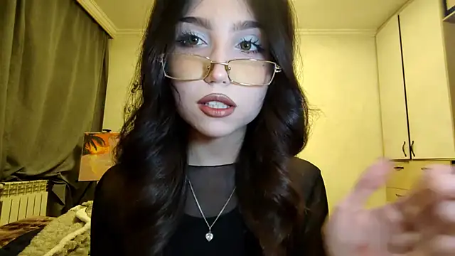 Snapshot of Qwami_Amie chatting on 12/20/25, 12:45 Qwami Amie online show from 12/20/25, 12:45