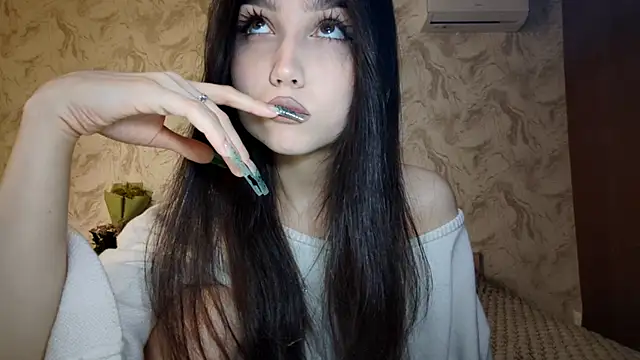 Qwami Amie online show from 03/19/26, 03:16