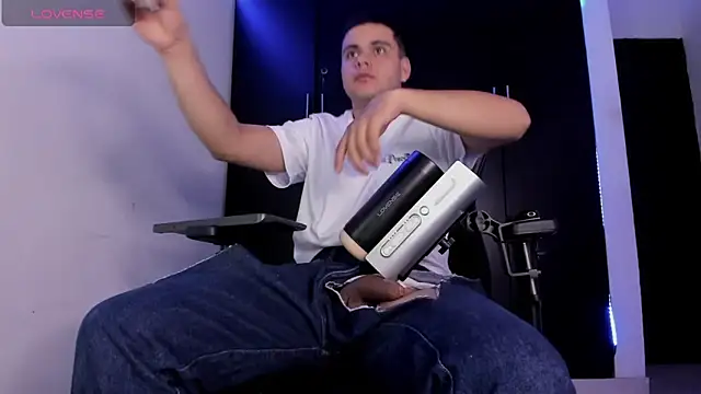 Liam Mateo online show from 04/03/26, 05:16