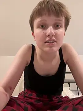 Snapshot of Lassie_Cassie chatting on 12/14/25, 05:40 Lassie Cassie online show from 12/14/25, 05:40