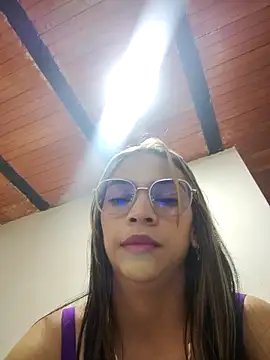 Snapshot of Evangeline_Bonnet chatting on 12/16/25, 03:44 Evangeline Bonnet online show from 12/16/25, 03:44