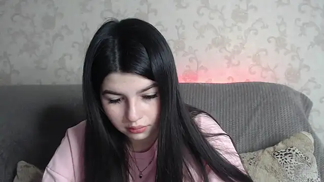 KisaModel online show from 04/10/26, 01:00