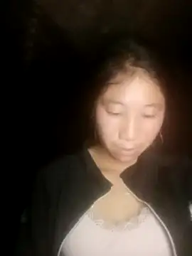 Snapshot of onezezz chatting on 12/17/25, 05:52 onezezz online show from 12/17/25, 05:52