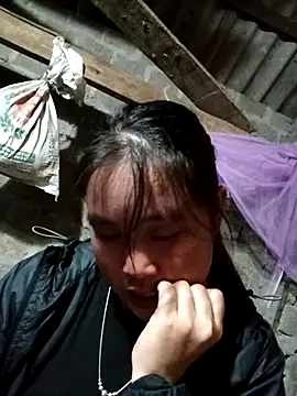 Snapshot of -myaa- chatting on 12/15/25, 11:25 -myaa- online show from 12/15/25, 11:25