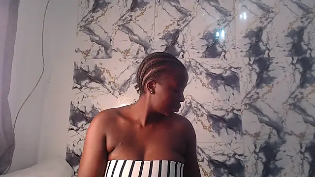Snapshot of CurvyJ255 chatting on 07/17/26, 08:24 CurvyJ255 online show from 07/17/26, 08:24