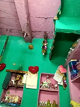 Snapshot of Kinjal_pande chatting on 12/16/25, 12:32 Kinjal pande online show from 12/16/25, 12:32