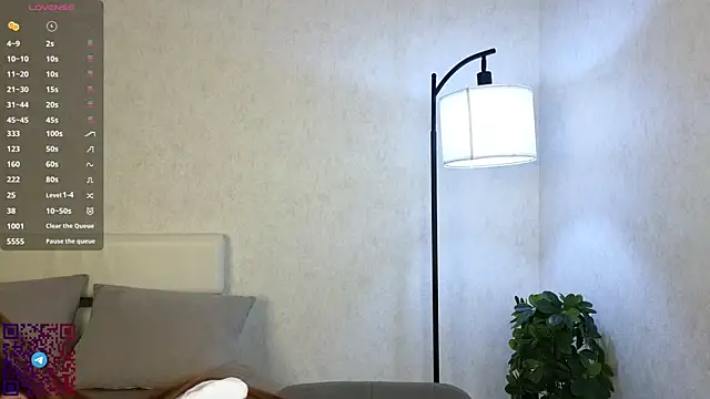 VelvetZephra online show from 05/19/26, 03:40