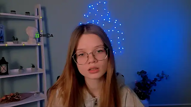 Snapshot of caroline_eclipse chatting on 12/21/25, 09:27 caroline eclipse online show from 12/21/25, 09:27