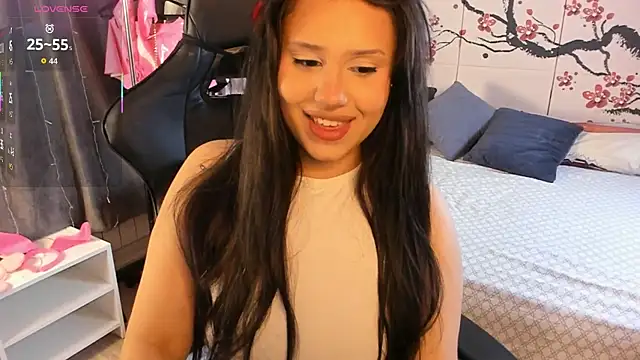 Snapshot of Nicole_Pars chatting on 12/14/25, 06:30 Nicole Pars online show from 12/14/25, 06:30