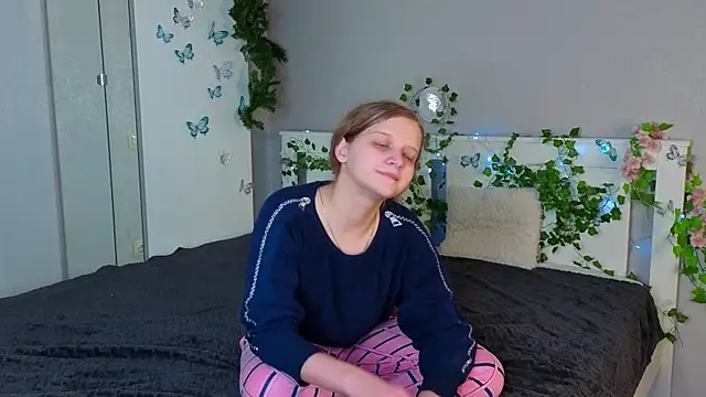 Snapshot of HazeElariel chatting on 03/30/26, 03:35 HazeElariel online show from 03/30/26, 03:35