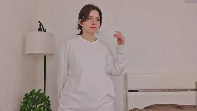 Snapshot of NyraVesperis chatting on 04/02/26, 07:06 NyraVesperis online show from 04/02/26, 07:06