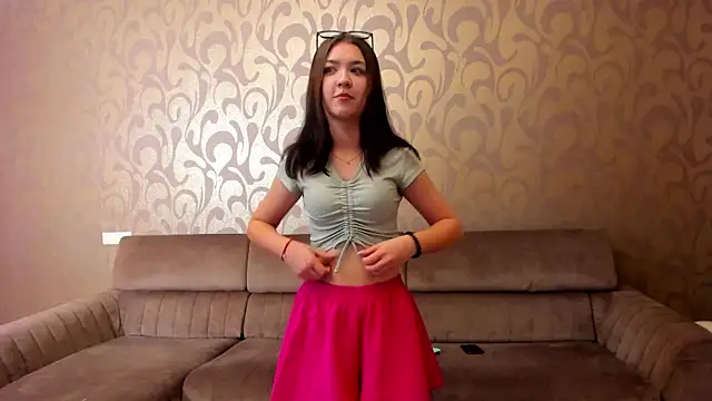 ReneeRehnert online show from 12/17/25, 06:19