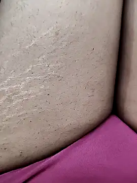 Snapshot of khusi__2004 chatting on 12/17/25, 03:18 khusi 2004 online show from 12/17/25, 03:18