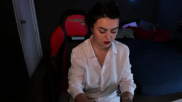 Snapshot of Sofia_Fisher chatting on 12/18/25, 07:47 Sofia Fisher online show from 12/18/25, 07:47