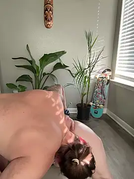 Snapshot of Nickithicks chatting on 01/12/26, 02:44 Nickithicks online show from 01/12/26, 02:44