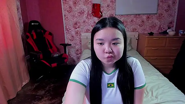 hungrybunny333 online show from 12/20/25, 05:25