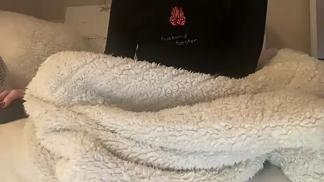 ijustturned18today online show from 02/04/26, 07:47