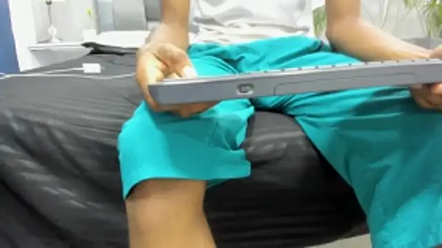 Snapshot of khris__evans chatting on 04/02/26, 10:40 khris evans online show from 04/02/26, 10:40