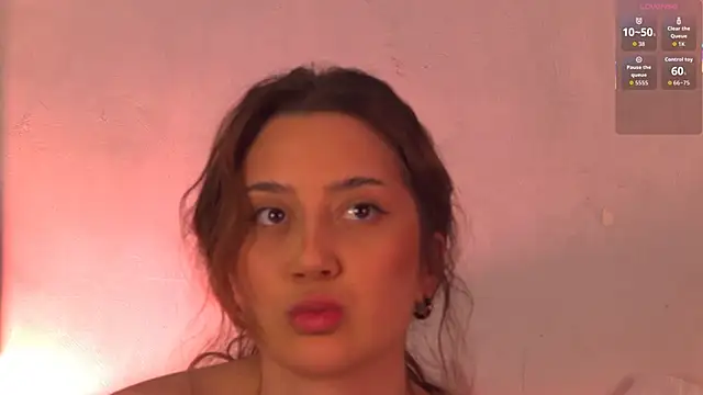 Snapshot of LucieBliss chatting on 06/04/26, 03:40 LucieBliss online show from 06/04/26, 03:40