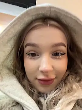 Snapshot of -teenytiny- chatting on 12/17/25, 02:12 -teenytiny- online show from 12/17/25, 02:12