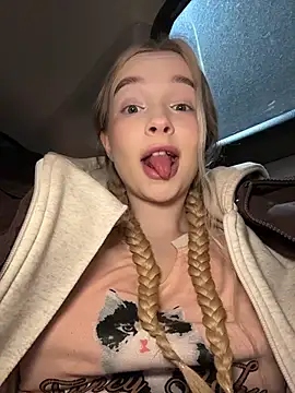 -teenytiny- online show from 02/07/26, 04:33