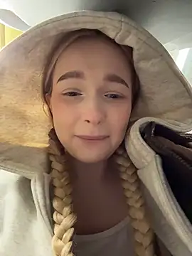 -teenytiny- online show from 02/08/26, 04:54