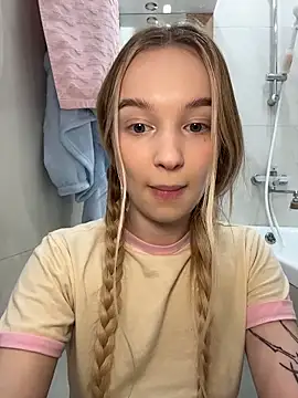 -teenytiny- online show from 03/02/26, 04:36