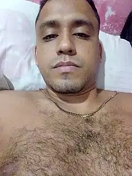 Snapshot of lesoley chatting on 12/15/25, 04:33 lesoley online show from 12/15/25, 04:33