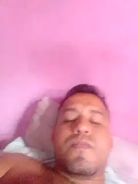 Snapshot of lesoley chatting on 12/18/25, 03:40 lesoley online show from 12/18/25, 03:40