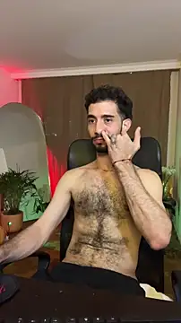 Snapshot of _YOURHERO chatting on 12/19/25, 02:51 YOURHERO online show from 12/19/25, 02:51