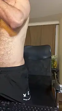 Snapshot of _YOURHERO chatting on 01/12/26, 11:32 YOURHERO online show from 01/12/26, 11:32